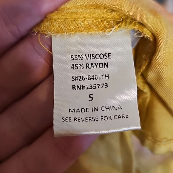 NWOT VICI Small Tie-Dye Button-Up Kimono Sleeve Satin Women's Top - Picture 5 of 7